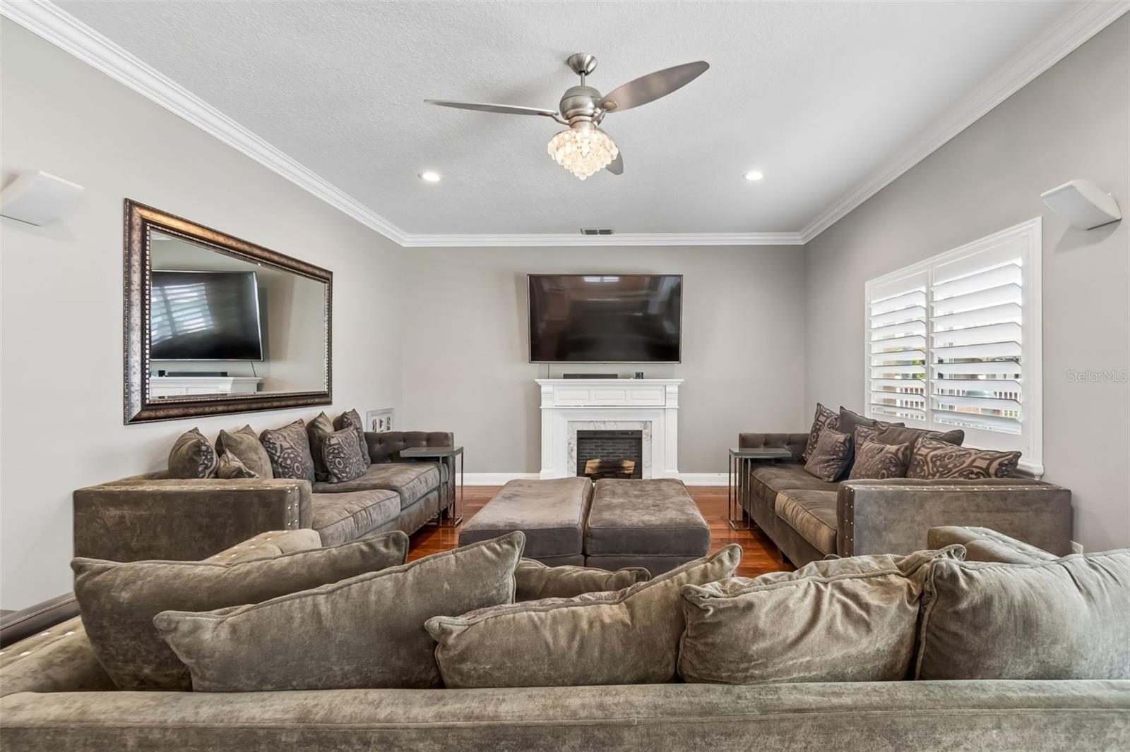 WINDSOR PARK AT THE EAGLES-FI - Residential