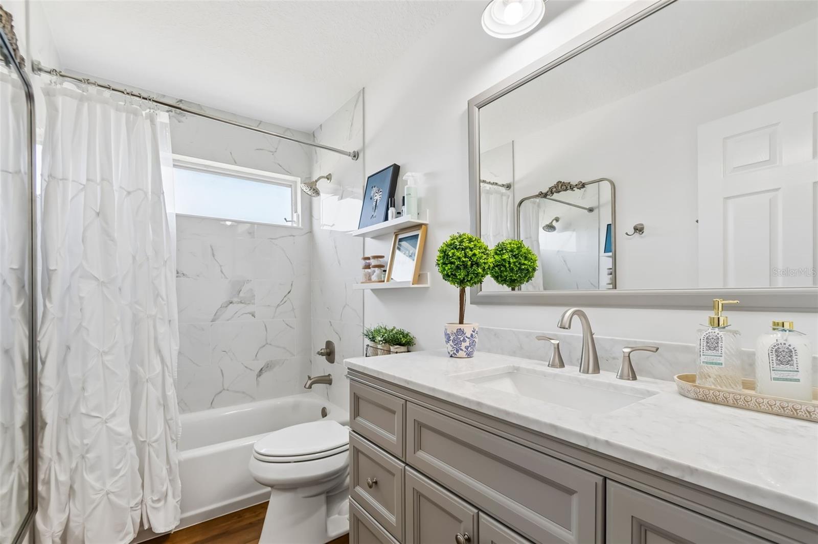 WINDSOR PARK AT THE EAGLES-FI - Residential