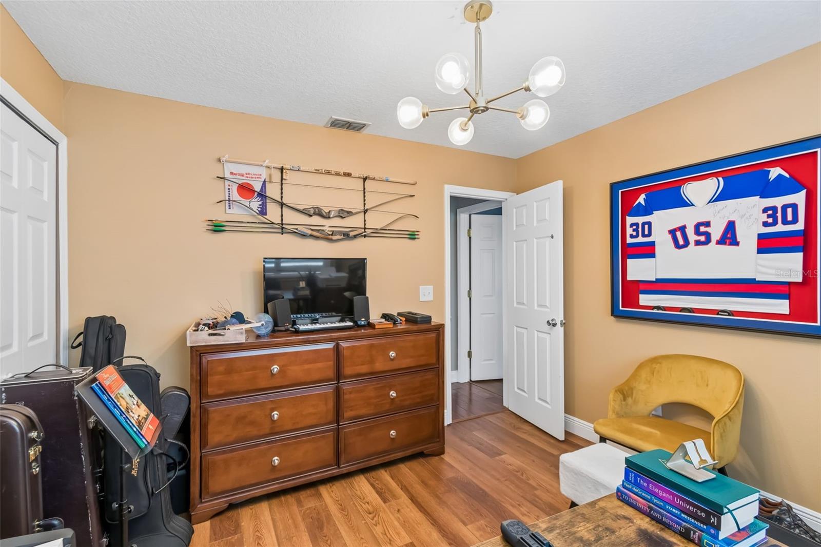 WINDSOR PARK AT THE EAGLES-FI - Residential