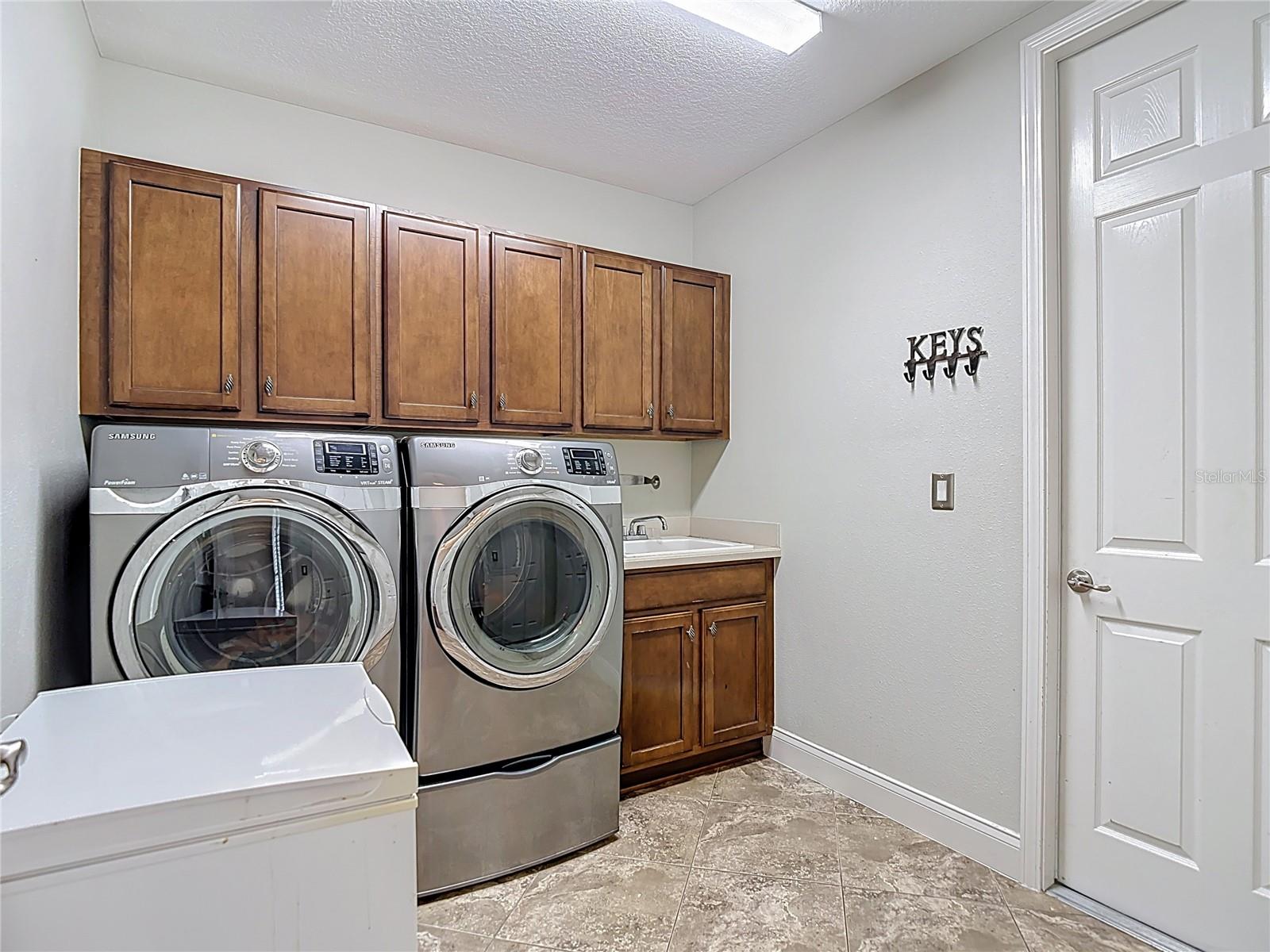 DEVONWOOD RESIDENTIAL - Residential Lease