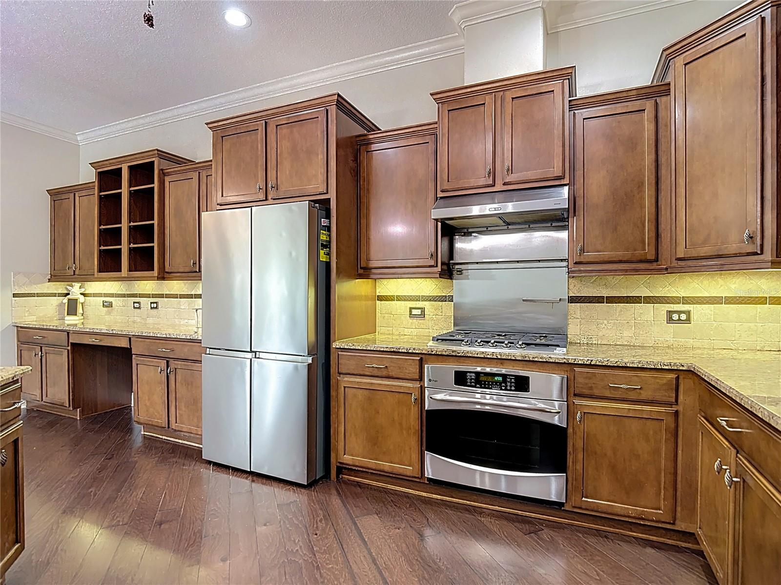 DEVONWOOD RESIDENTIAL - Residential Lease