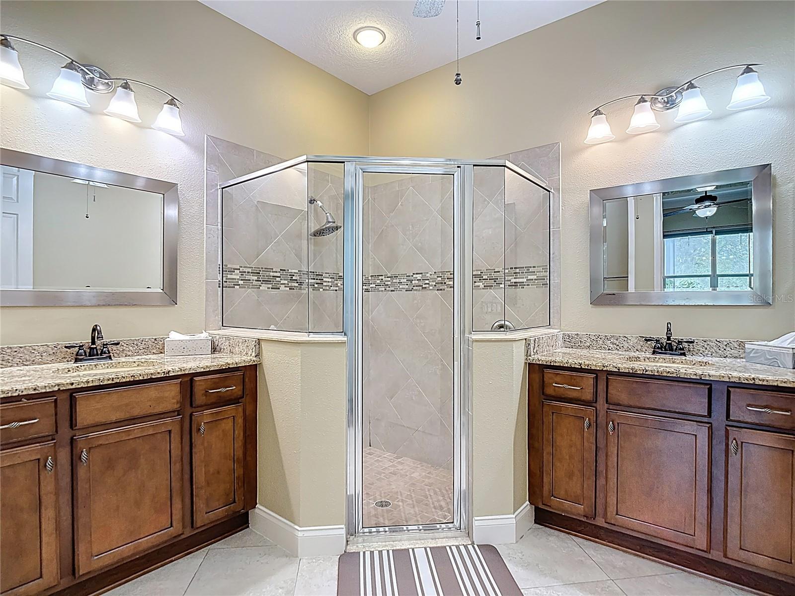 DEVONWOOD RESIDENTIAL - Residential Lease