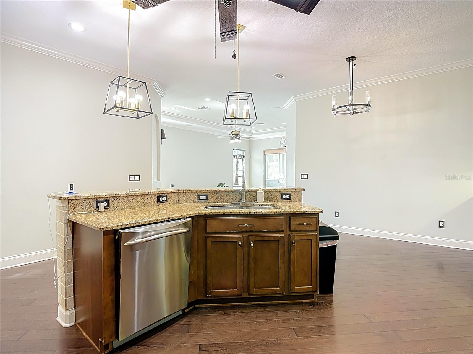 DEVONWOOD RESIDENTIAL - Residential Lease