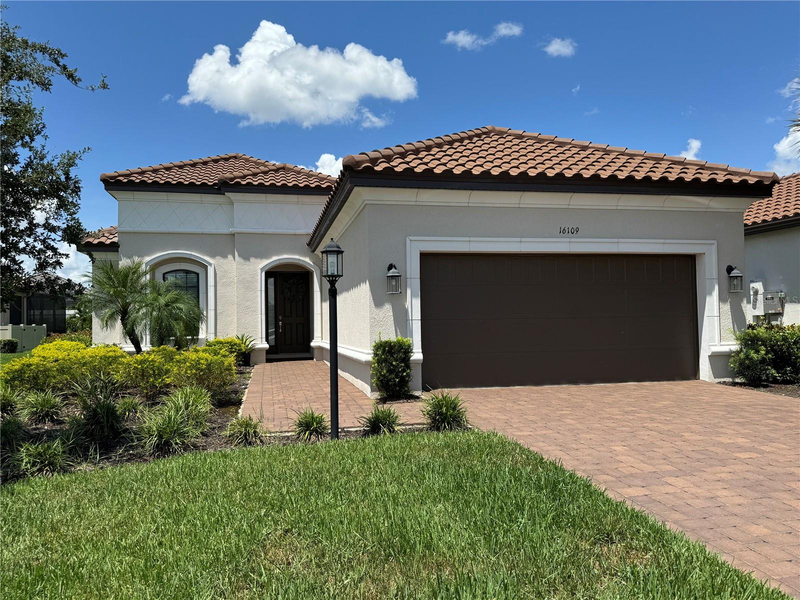 Esplanade Azario – UNFURNISHED Manatee County Rental! AVAILABLE AS SOON AS OCTOBER 1, 2025- FLEXIBLE
Experience the elegance of the renowned Farnese floor plan, offering over 2,100 sq. ft. of well-appointed living space in the heart of Lakewood Ranch in the exclusive gated golf community of Esplanade at Azario. This open-concept home features 3 bedrooms plus a den, 3.5 baths, and a host of upscale finishes throughout.
The gourmet kitchen is a chef’s dream, with an expansive island, designer cabinetry, and a casual dining area overlooking the great room. Step outside to the covered lanai and enjoy serene Gulf Coast evenings with an outdoor kitchen for true indoor-outdoor living.
The spacious primary suite boasts a bay window, tray ceiling, dual vanities, a walk-in shower, and an oversized walk-in closet. The guest suite and third bedroom each have their own private bath for added comfort and privacy. A flexible den/study easily serves as a home office. The 2 car garage has added section for a golf cart, bikes, etc.
This home has it all- comfort, style, and functionality—perfect for embracing the Florida lifestyle!
Available for Annual lease, unfurnished in 30-60 days!! Reserve now with a one month non-refundable deposit.
Text, Call or Email! I am very responsive and will set appointment for showing!
Close to Area Attractions!
Sarasota Bradenton International Airport (SRQ): ~12 miles, ~20 minutes
Tampa International Airport (TPA): ~55 miles, ~1 hour
Walt Disney World: ~103 miles, ~1 hour 48 minutes
North Port Aquatic Park: ~46 miles, 55 minutes
The Out-of-Door Academy (Upper School): ~7 miles, ~15 minutes
Braden River Elementary School: ~3 miles, ~10 minutes
Siesta Key: ~18 miles, ~30 minutes
Longboat Key: ~20 miles, ~35 minutes
Anna Maria Island: ~25 miles, ~45 minutes
Lakewood Ranch Medical Center: ~5 miles, ~10 minutes
Manatee Memorial Hospital: ~15 miles, ~25 minutes
Sarasota Memorial Hospital: ~20 miles, ~35 minutes
Venice Beach: ~30 miles, ~50 minutes
Waterside Place at Lakewood Ranch: ~5 miles, ~10 minutes
Mote Marine Laboratory & Aquarium 16 miles 25–30 minutes
The Mall at University Town Center (UTC Mall) 10 miles 20 minutes
Lakewood Ranch Main Street 5 miles 10–15 minutes