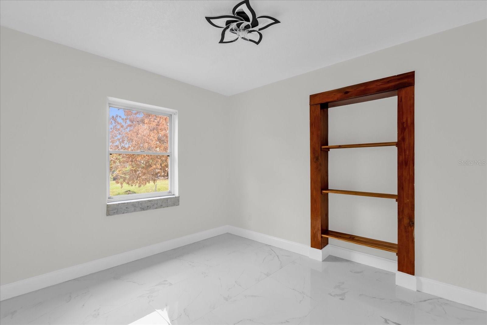 MC NEILS ORANGE VILLA - Residential