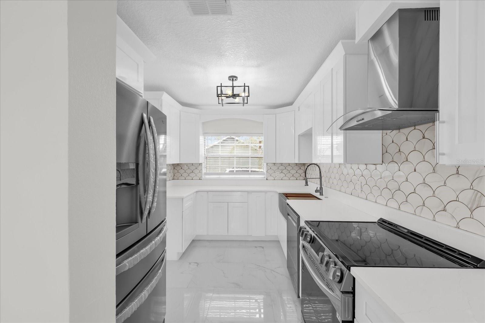 MC NEILS ORANGE VILLA - Residential