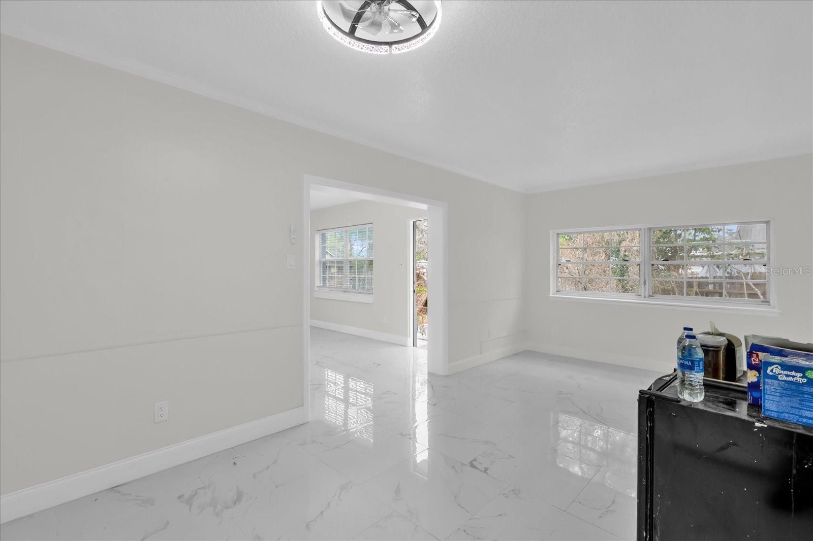 MC NEILS ORANGE VILLA - Residential