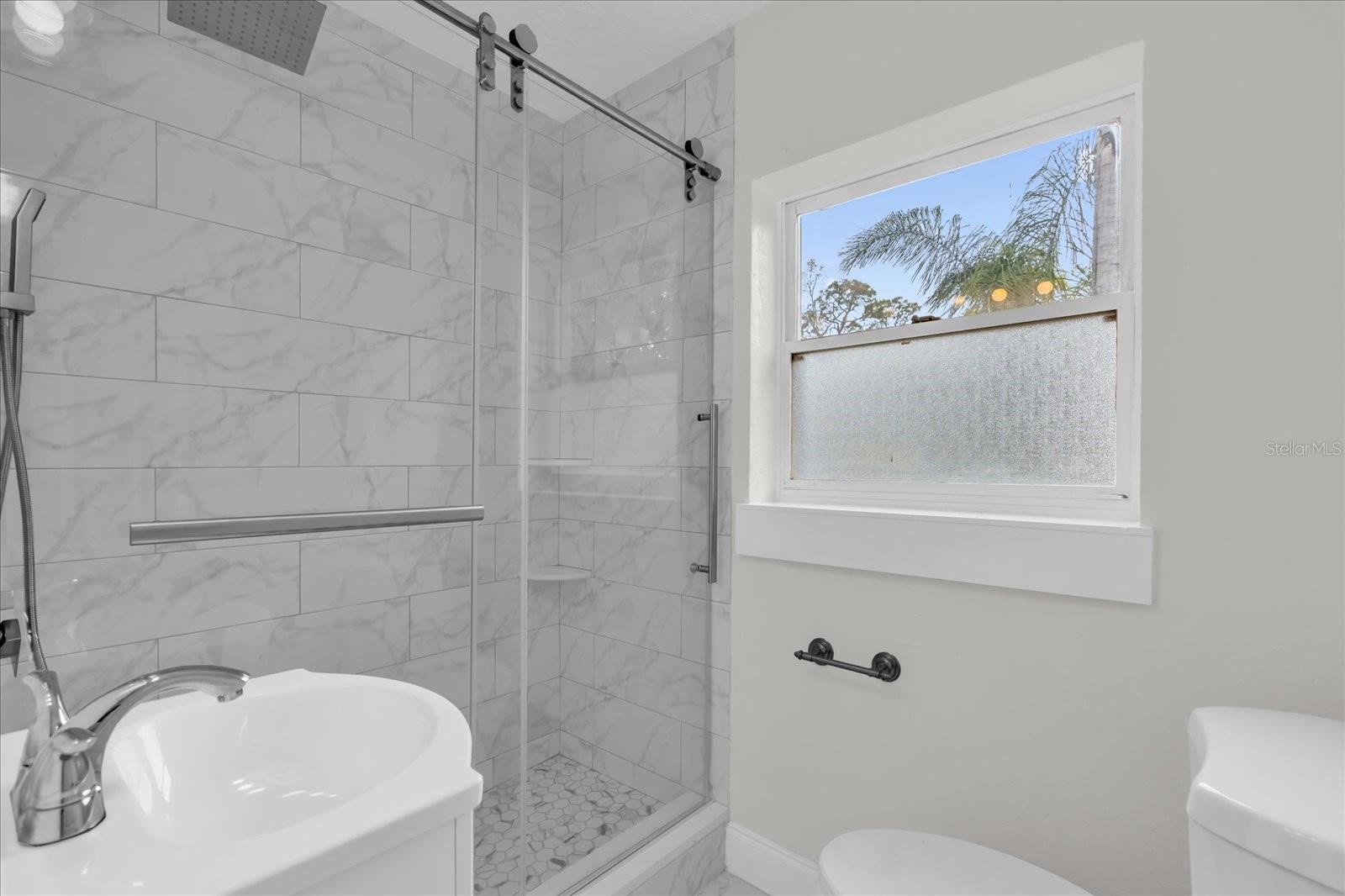 MC NEILS ORANGE VILLA - Residential