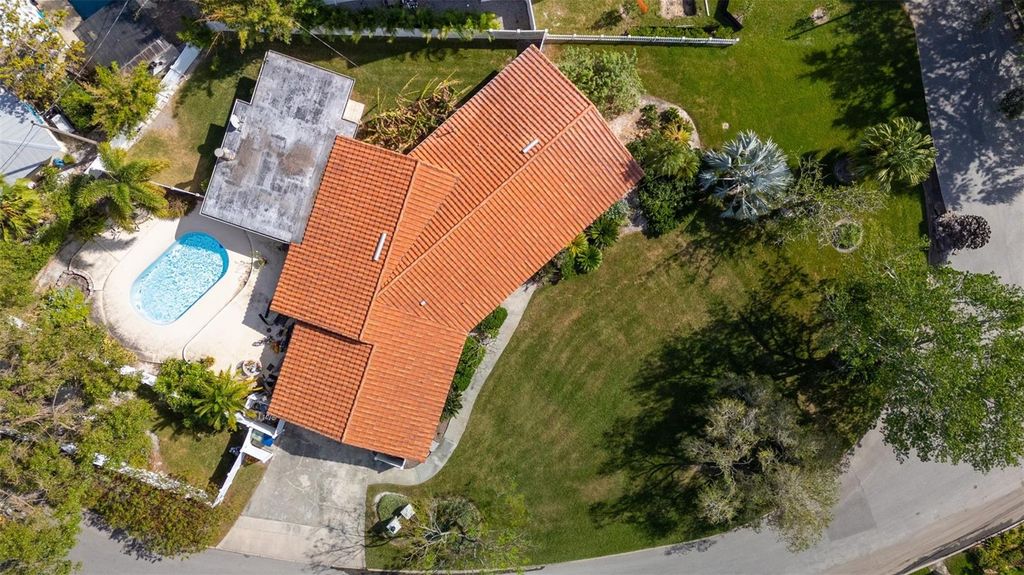 Photo of 69 Martinique Avenue, Tampa, FL 33606 (MLS # TB8331145)