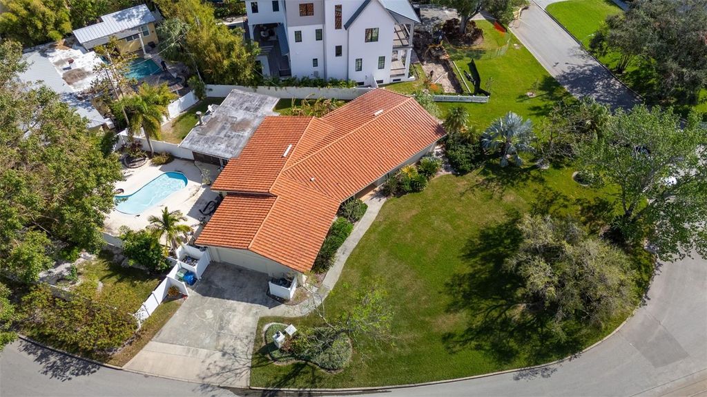 Photo of 69 Martinique Avenue, Tampa, FL 33606 (MLS # TB8331145)