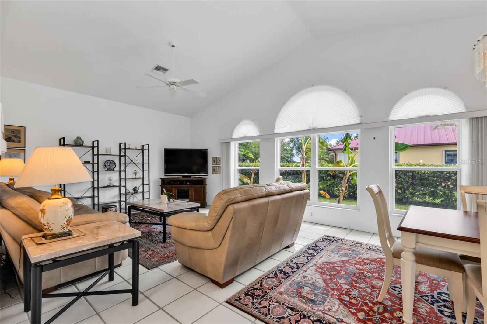 HARBOUR OAKS - Residential