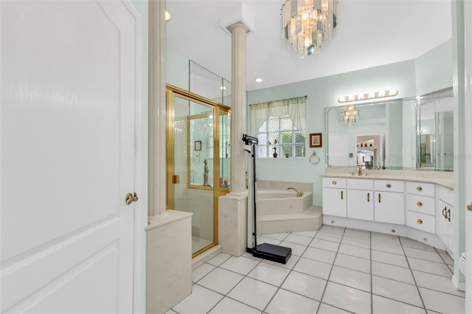 HARBOUR OAKS - Residential