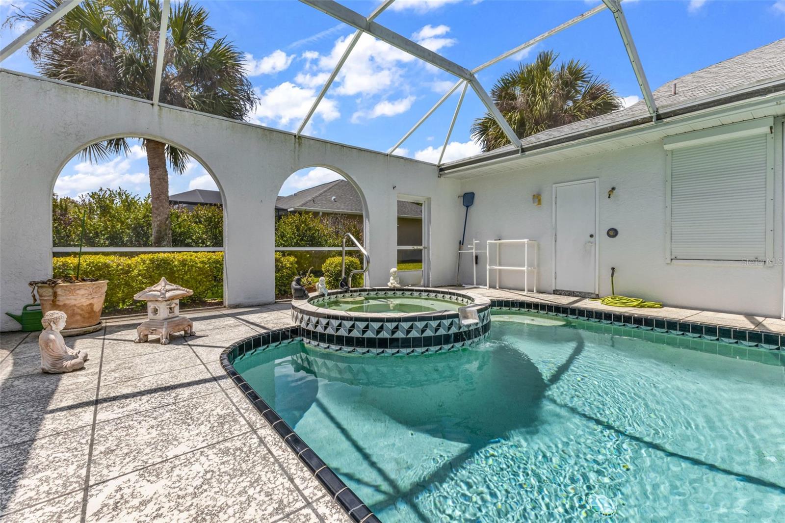 HARBOUR OAKS - Residential