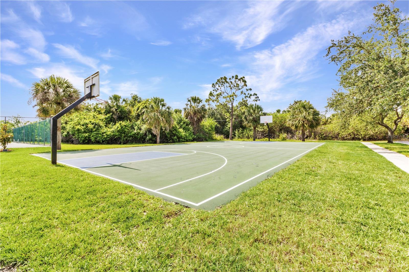 HARBOUR OAKS - Residential