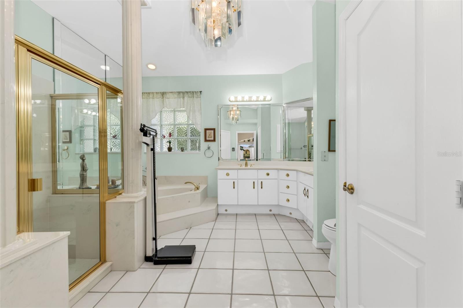 HARBOUR OAKS - Residential