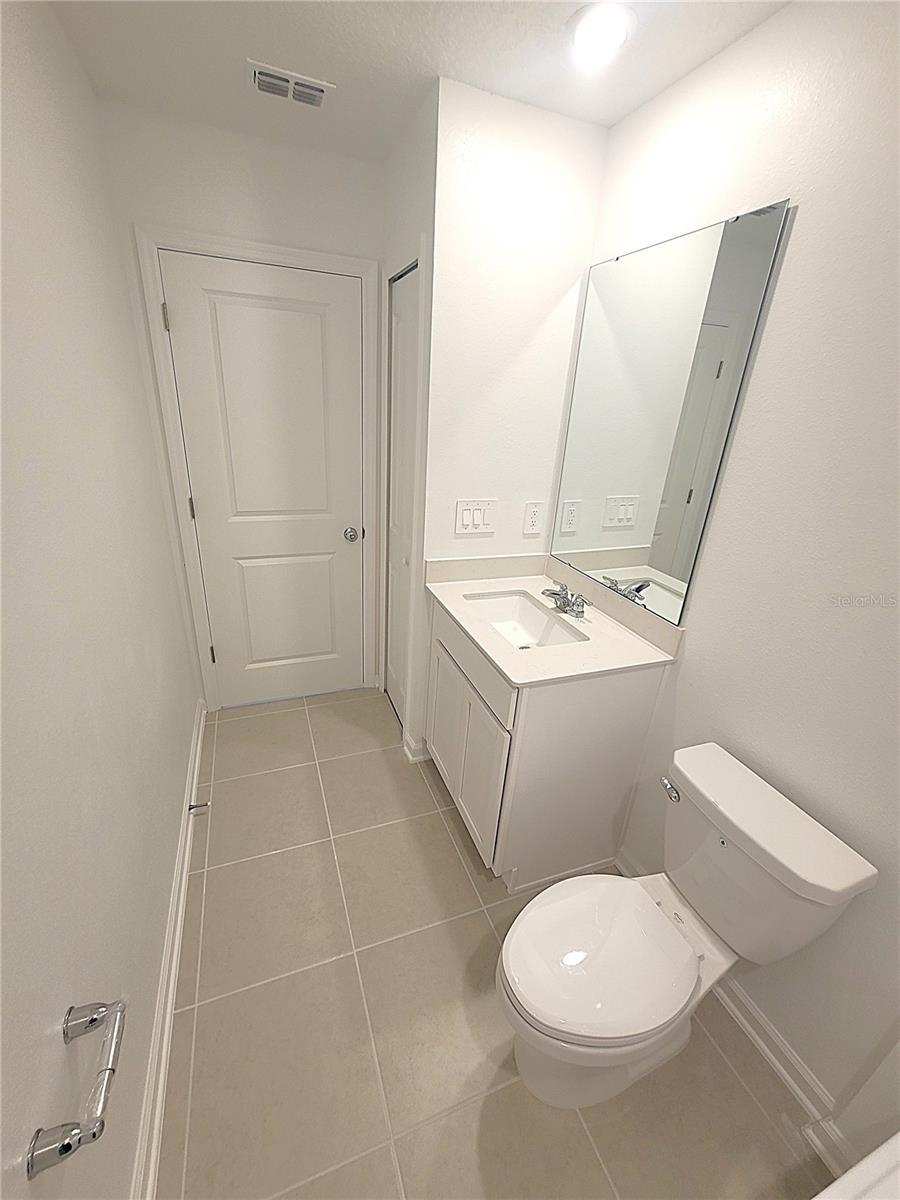 PEACE CREEK RESERVE 40'S - Residential Lease