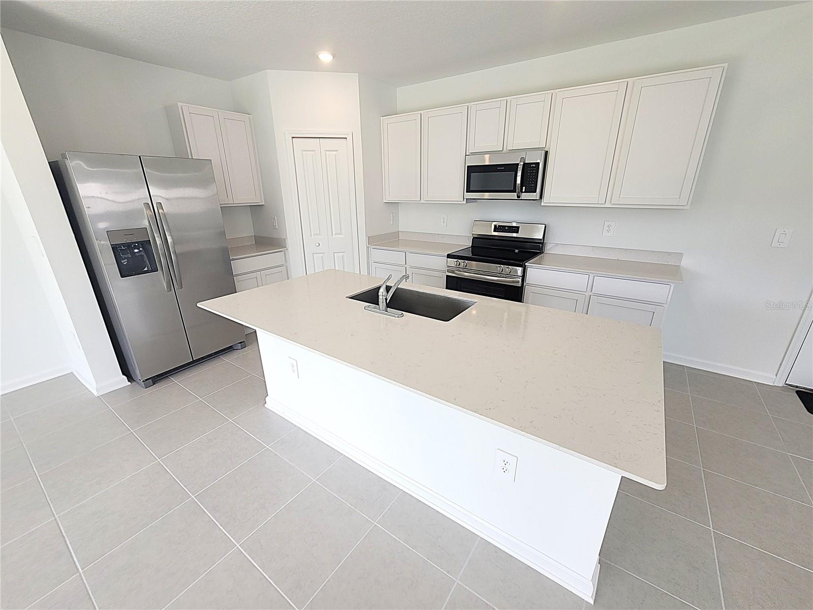 PEACE CREEK RESERVE 40'S - Residential Lease