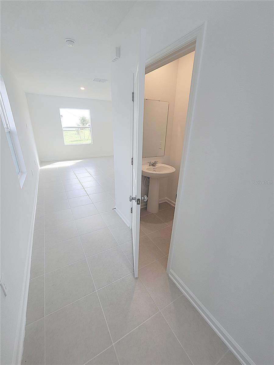 PEACE CREEK RESERVE 40'S - Residential Lease