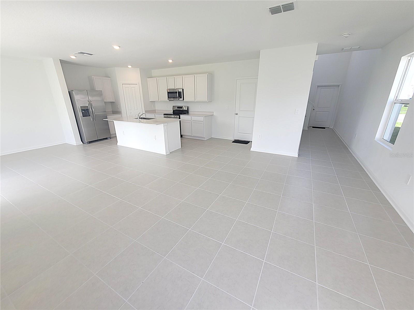 PEACE CREEK RESERVE 40'S - Residential Lease