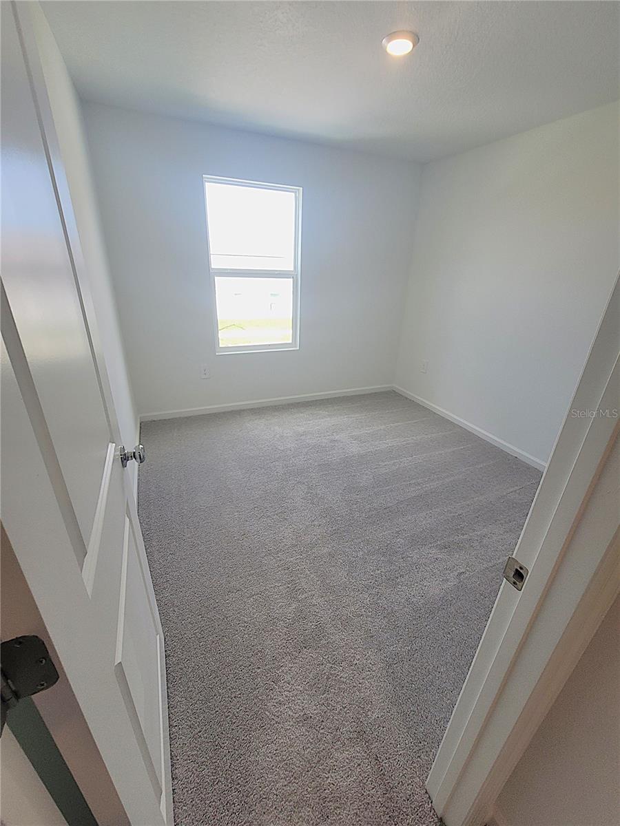 PEACE CREEK RESERVE 40'S - Residential Lease