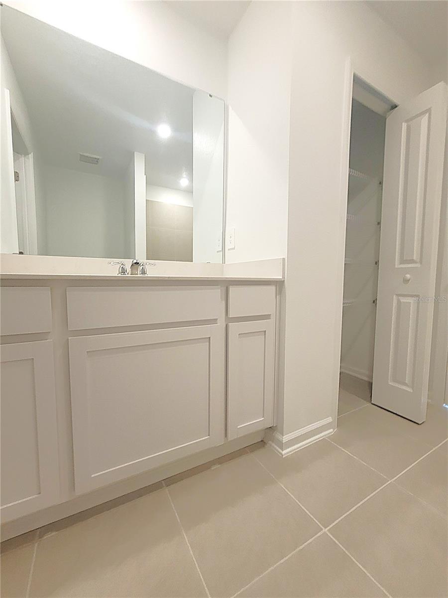 PEACE CREEK RESERVE 40'S - Residential Lease