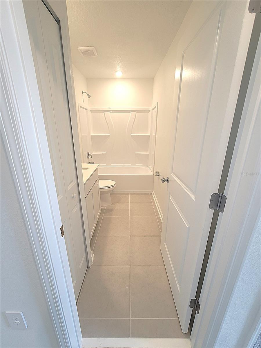 PEACE CREEK RESERVE 40'S - Residential Lease
