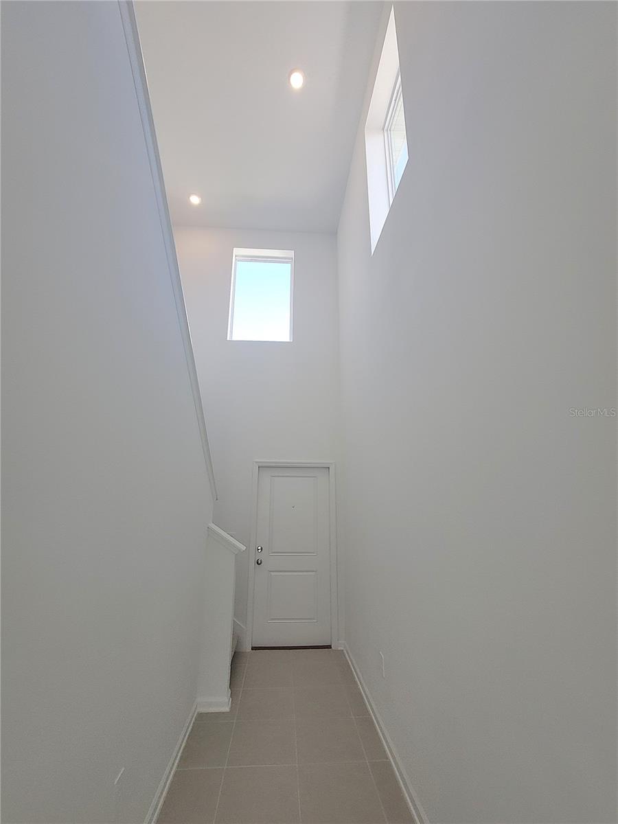 PEACE CREEK RESERVE 40'S - Residential Lease