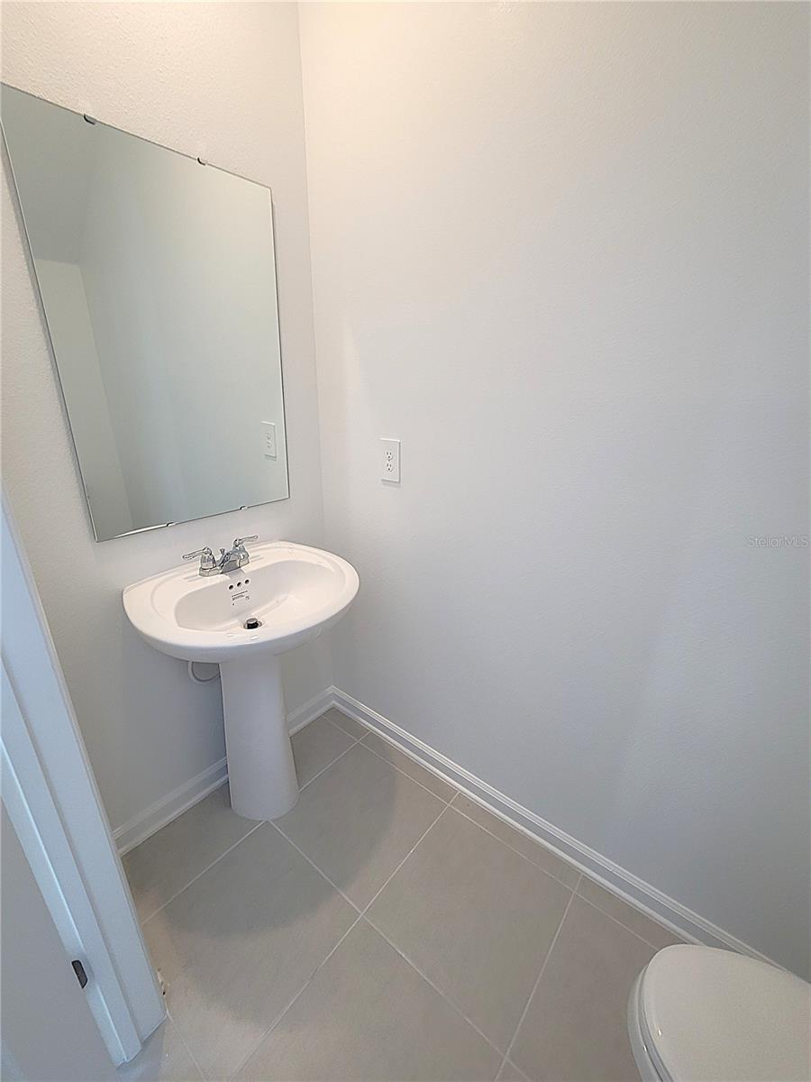 PEACE CREEK RESERVE 40'S - Residential Lease