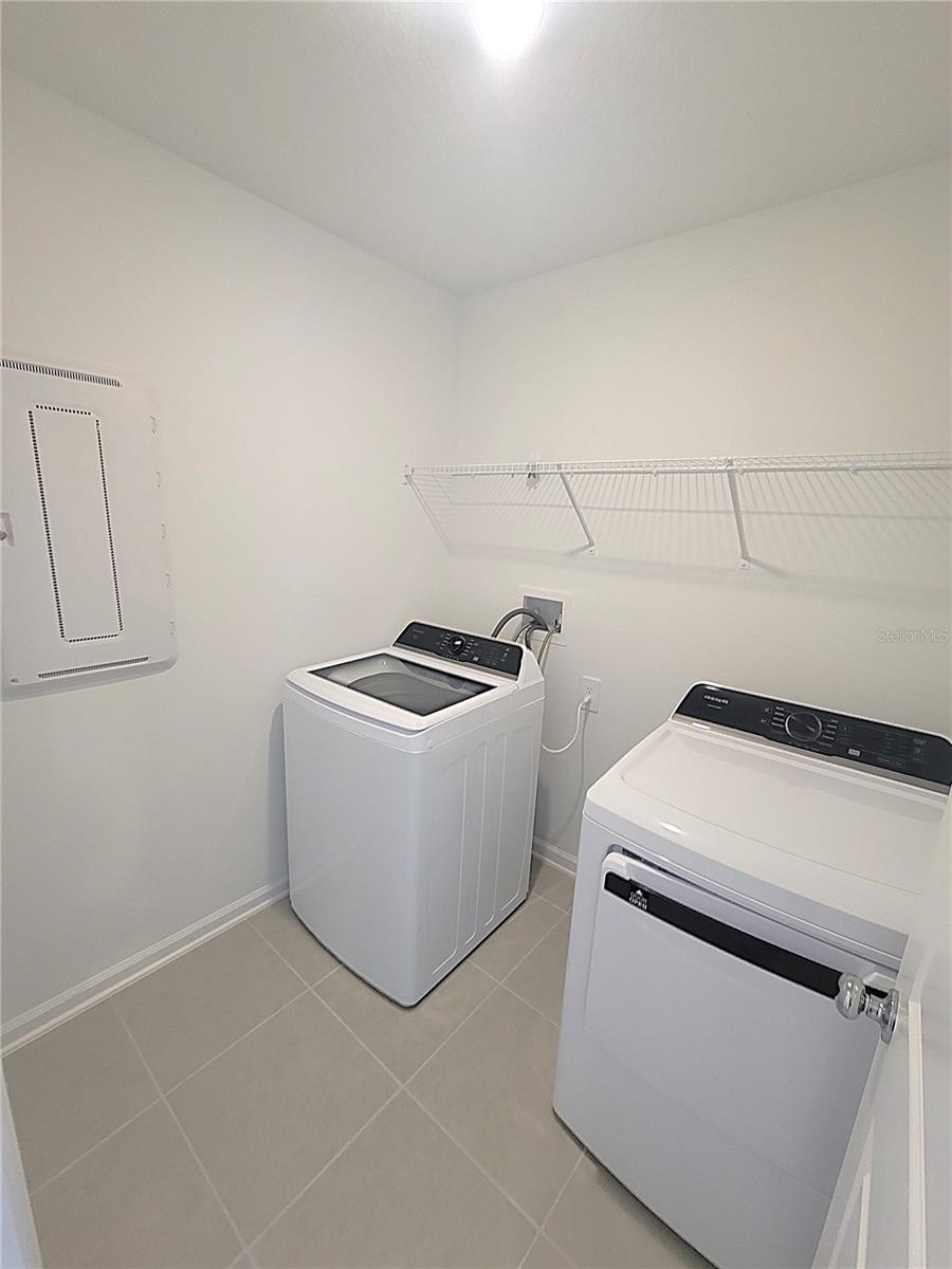 PEACE CREEK RESERVE 40'S - Residential Lease