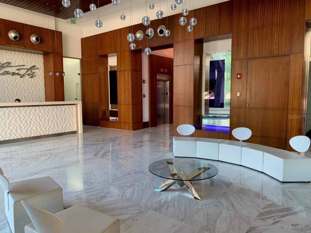 404 AVENIDA DE LA CONSTITUCION AVENUE 1802