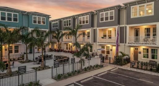 TOWNS AT UNION - Residential
