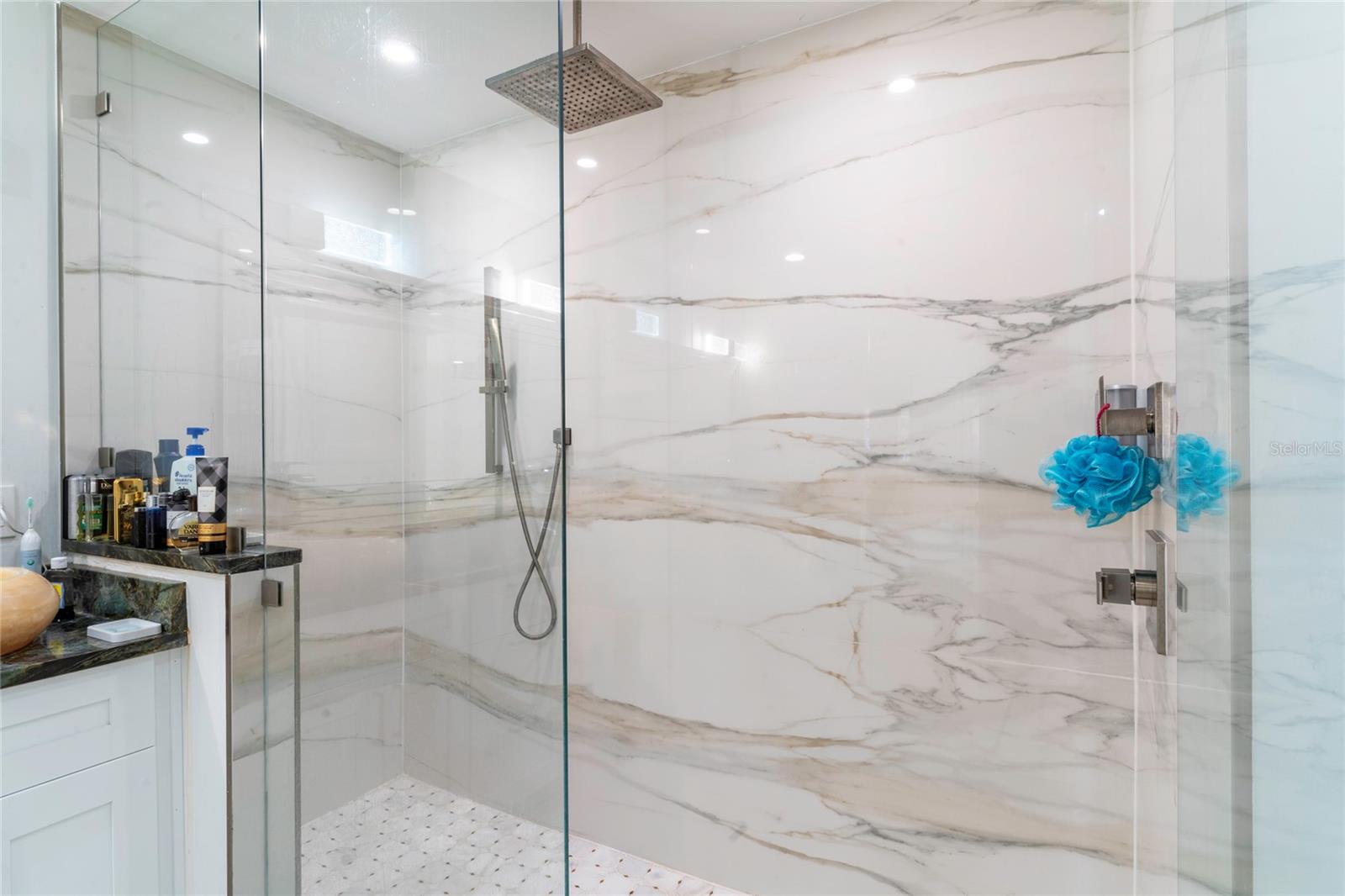 ISLAND ESTATE OF CLEARWATER UNITS 6D 7A 7C - Residential Lease