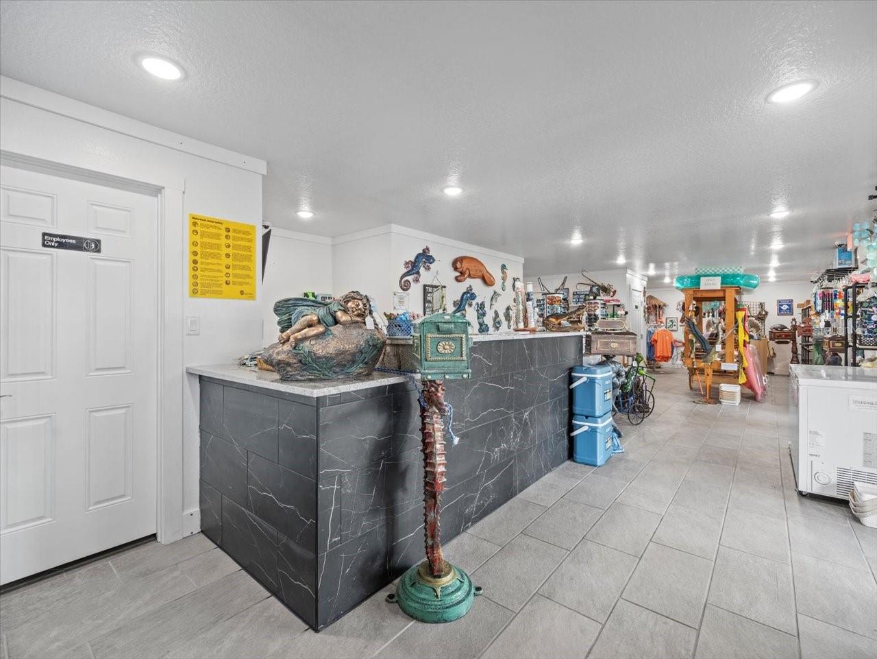 GULF COAST RET - Commercial Sale