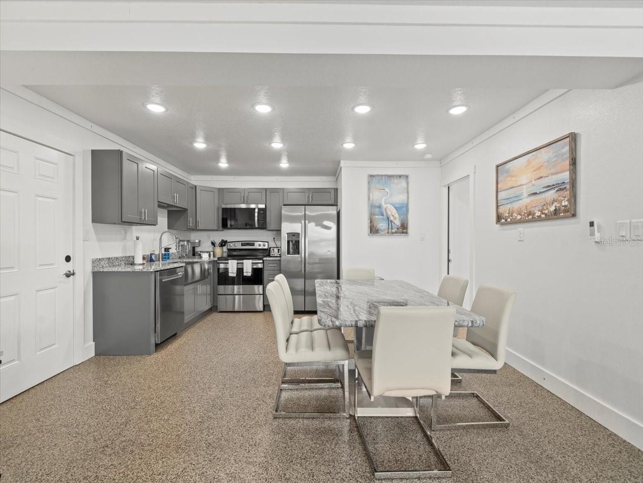 GULF COAST RET - Commercial Sale