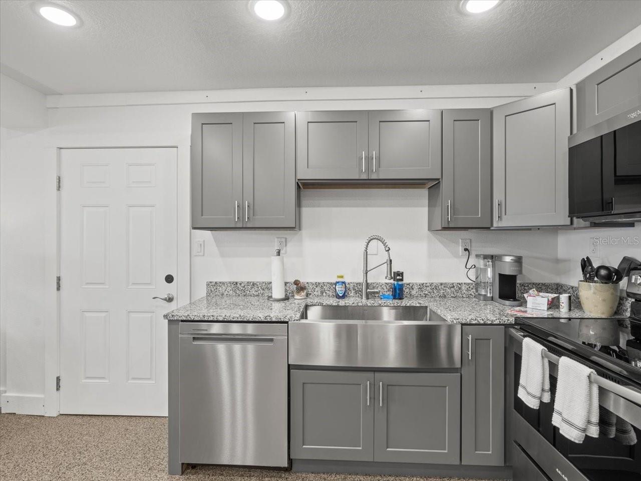 GULF COAST RET - Commercial Sale