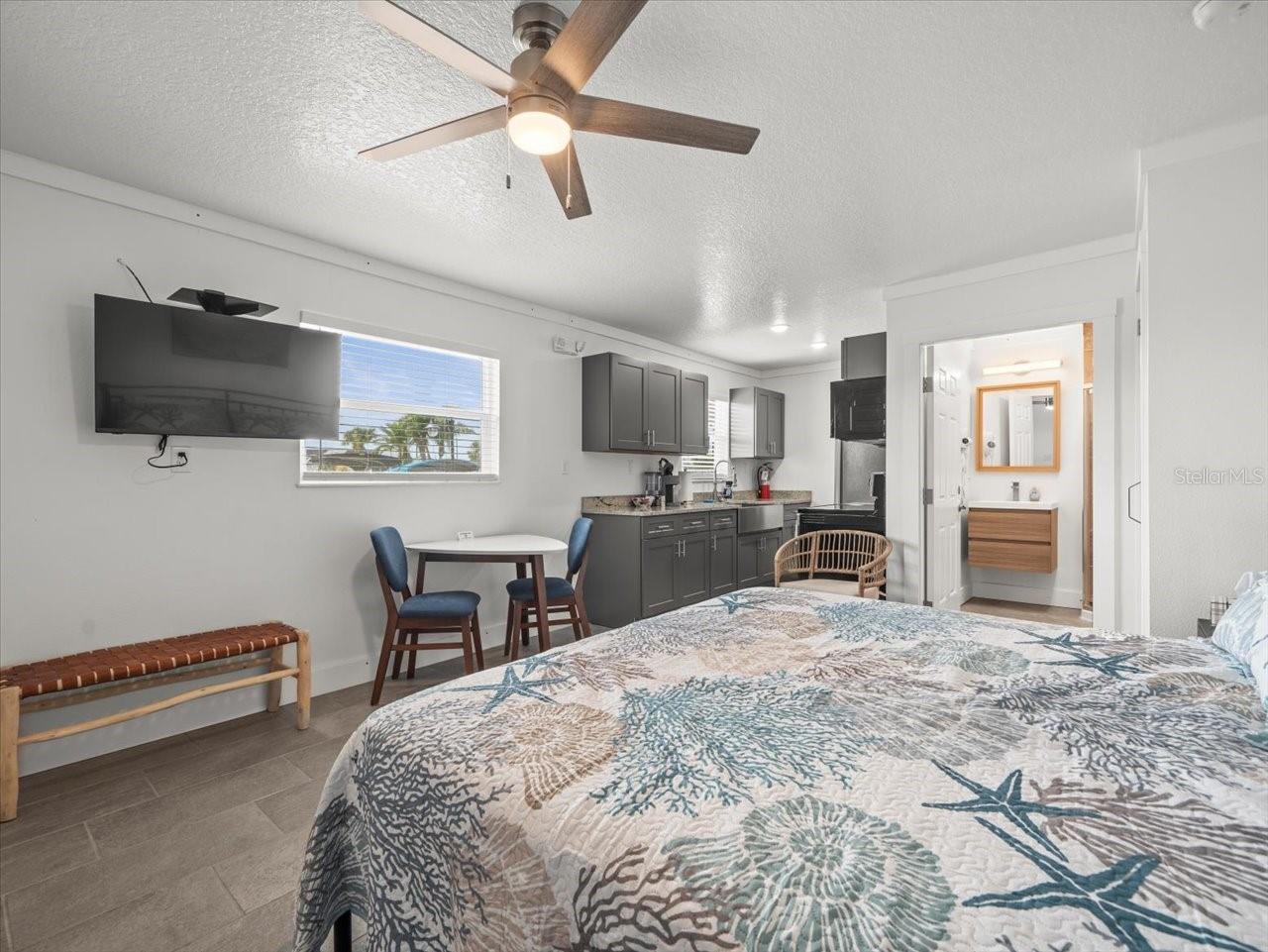 GULF COAST RET - Commercial Sale