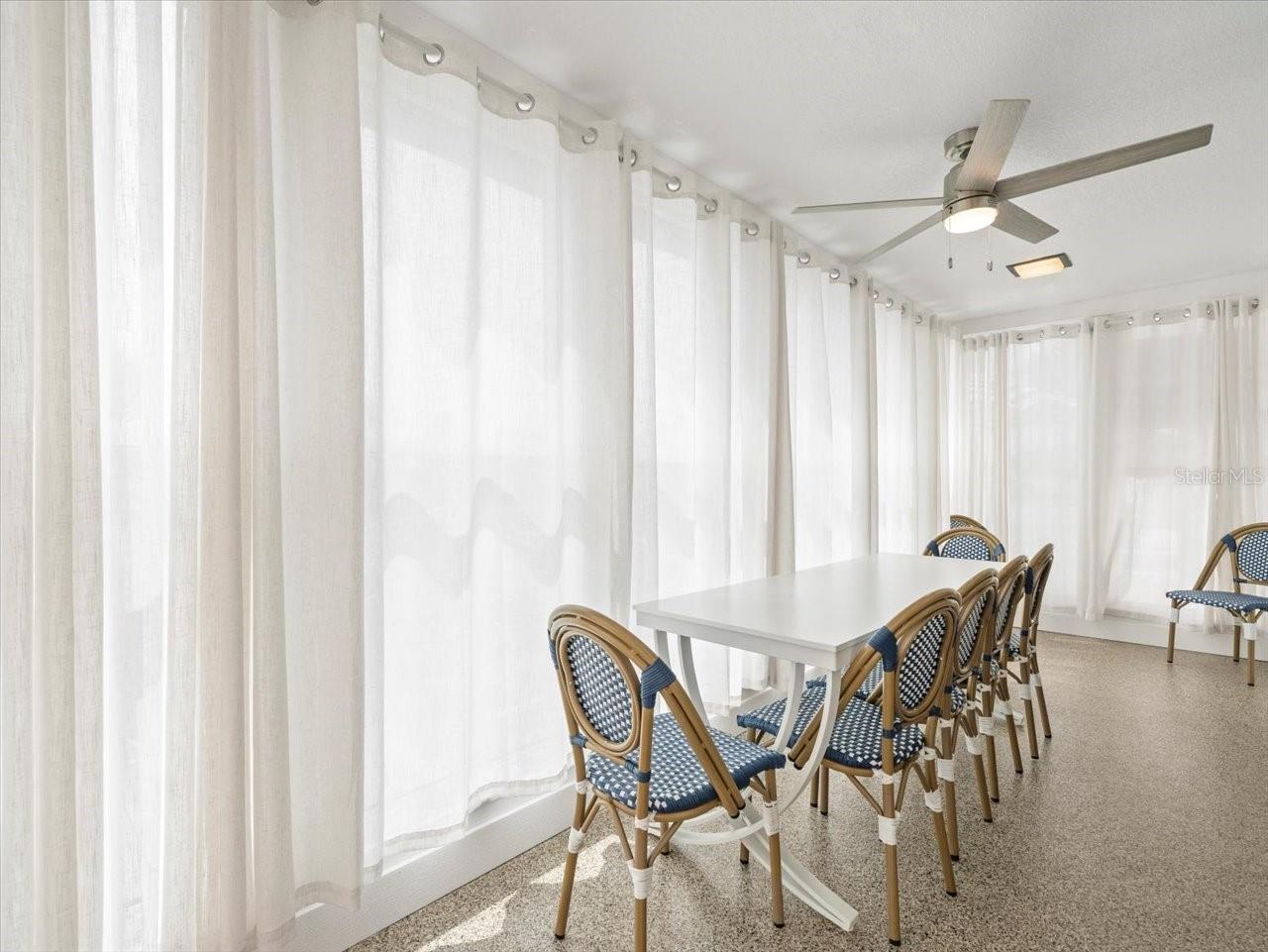 GULF COAST RET - Commercial Sale