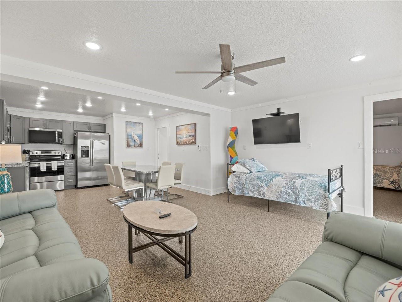 GULF COAST RET - Commercial Sale