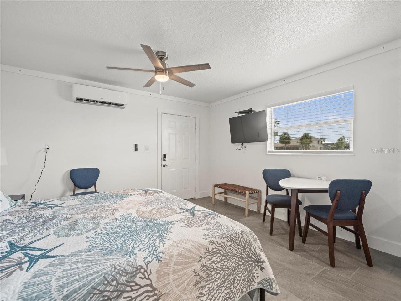 GULF COAST RET - Commercial Sale