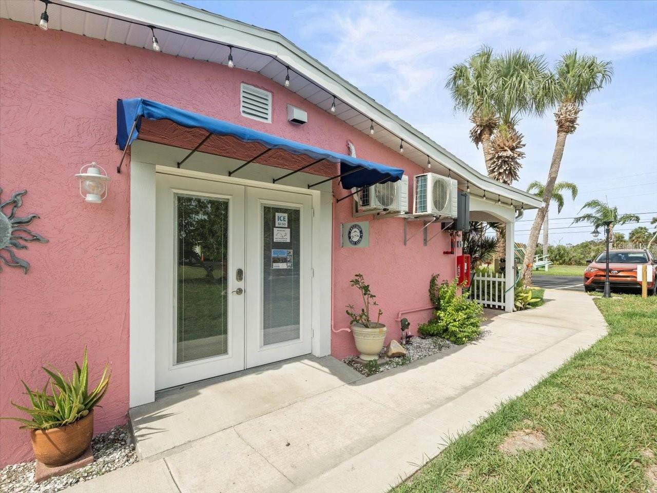 GULF COAST RET - Commercial Sale