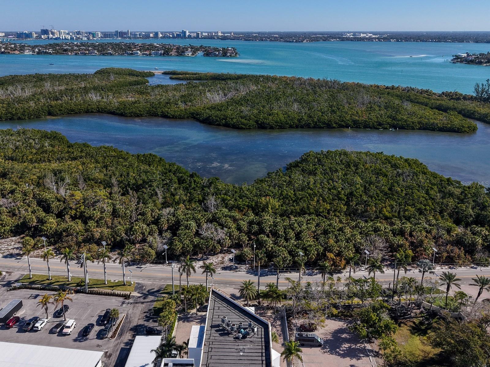 LIDO HARBOUR TOWERS - Residential