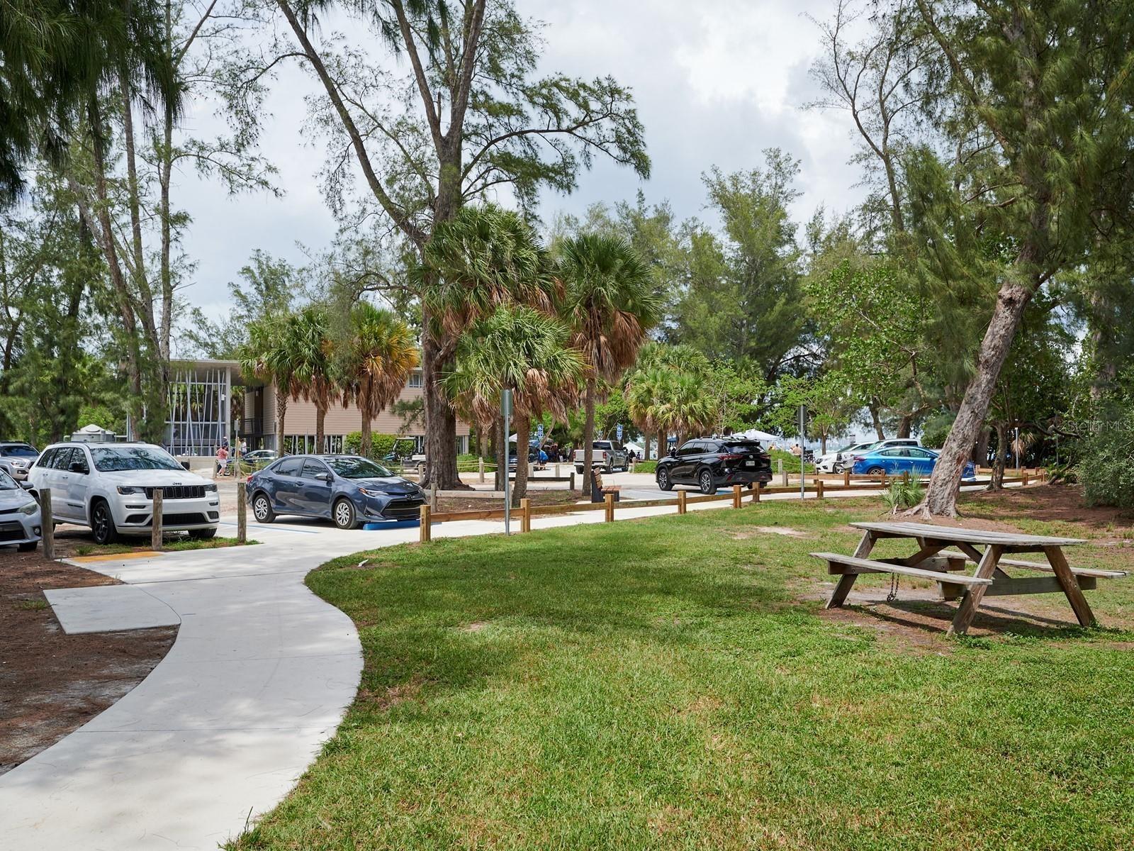 LIDO HARBOUR TOWERS - Residential