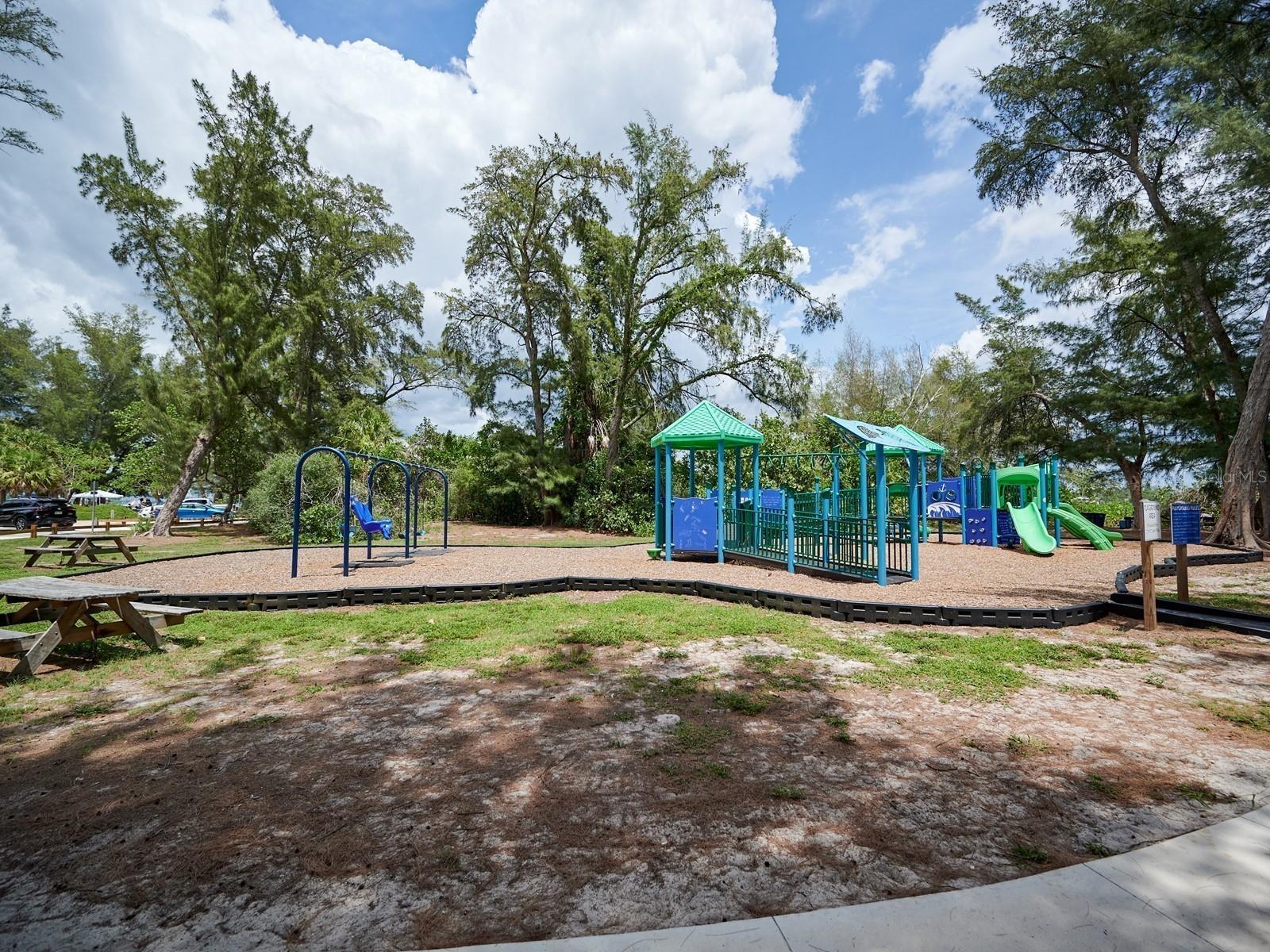 LIDO HARBOUR TOWERS - Residential