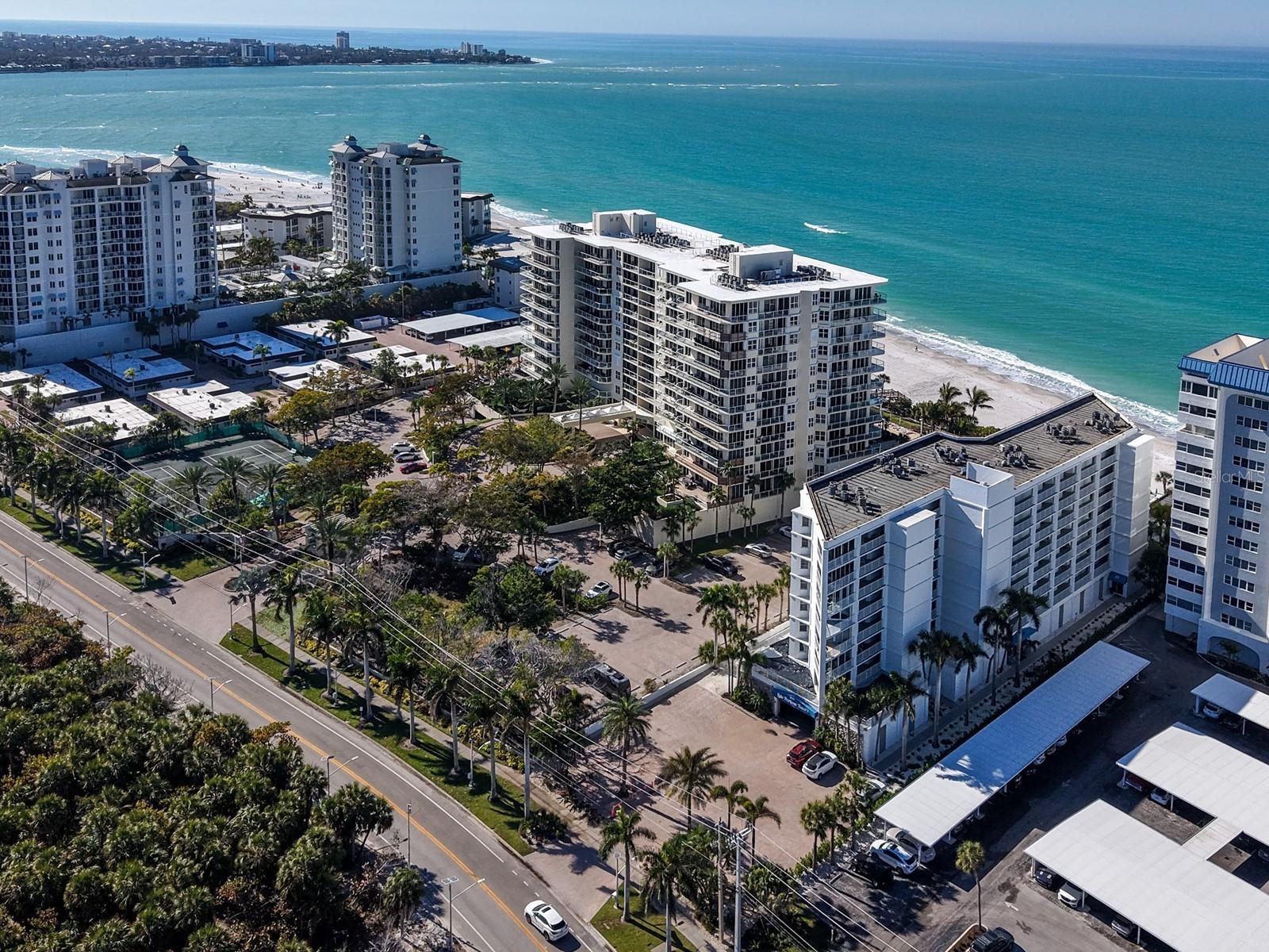 LIDO HARBOUR TOWERS - Residential