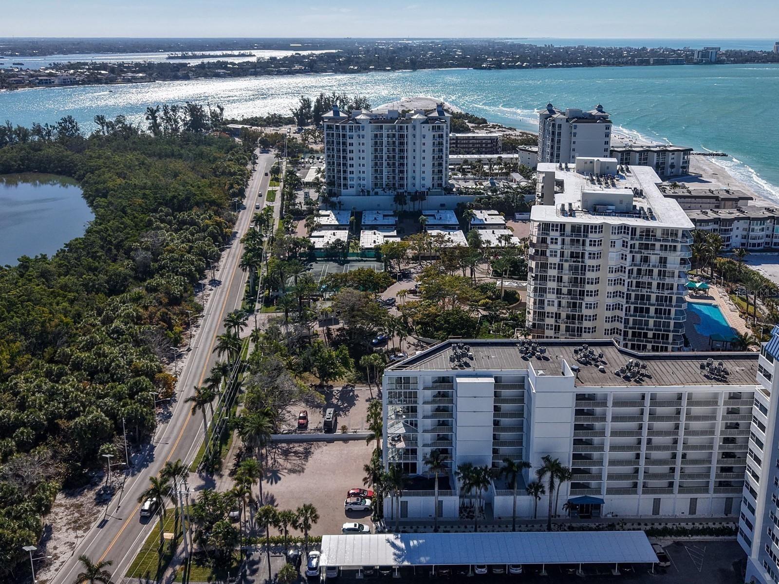 LIDO HARBOUR TOWERS - Residential