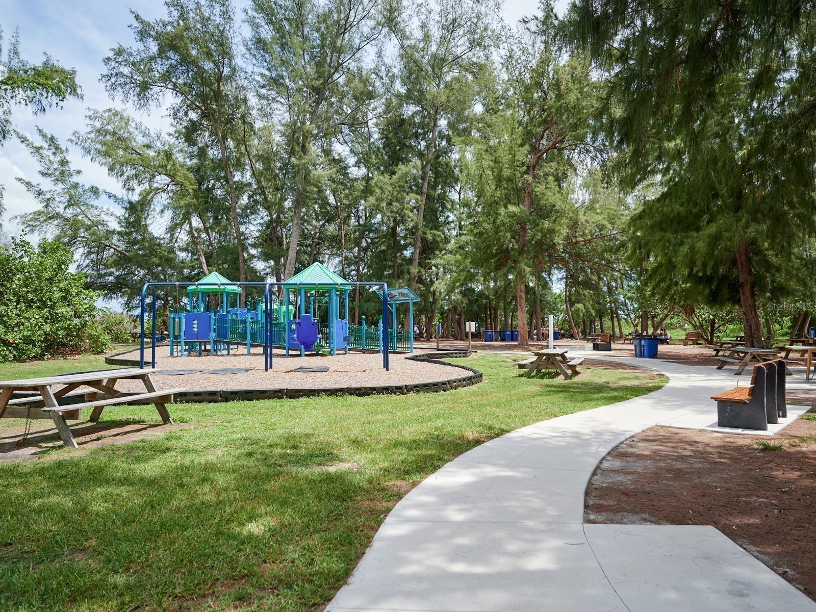 LIDO HARBOUR TOWERS - Residential