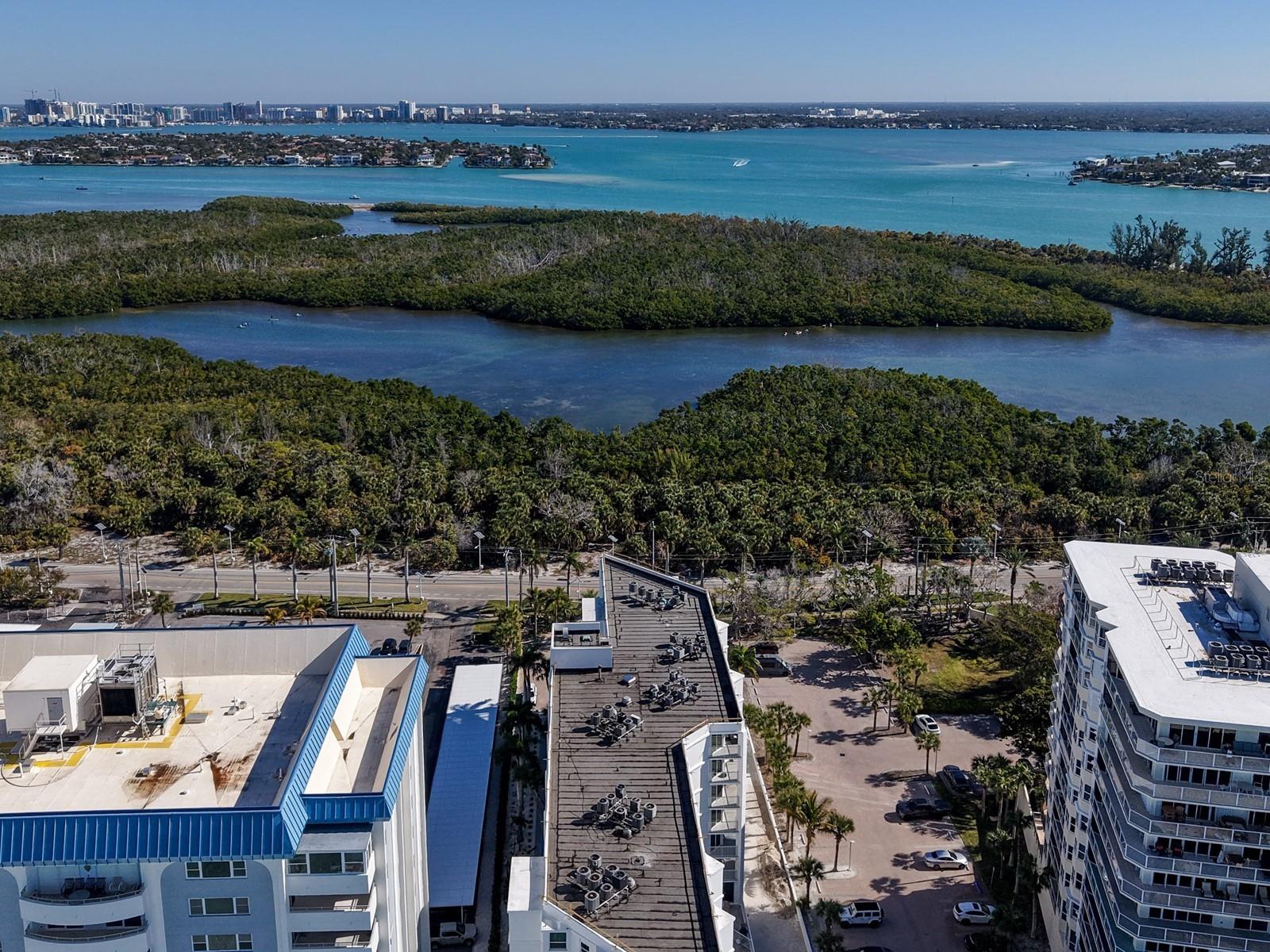 LIDO HARBOUR TOWERS - Residential