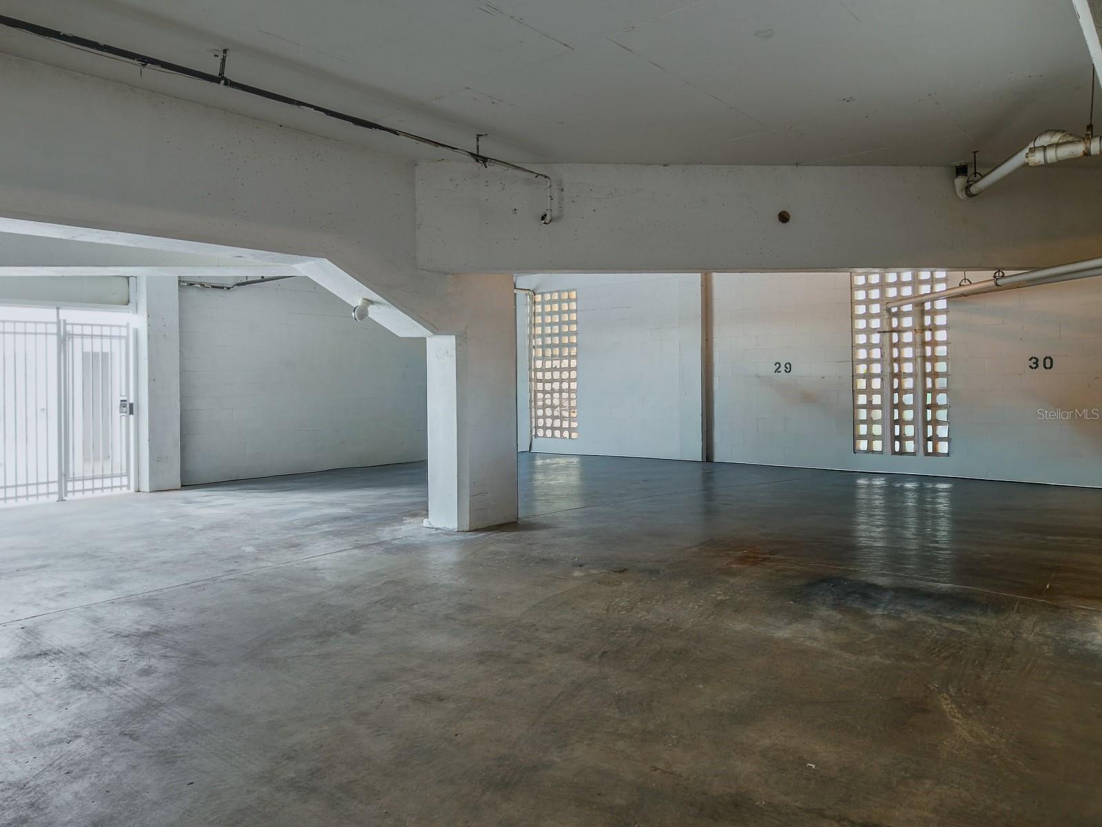 LIDO HARBOUR TOWERS - Residential