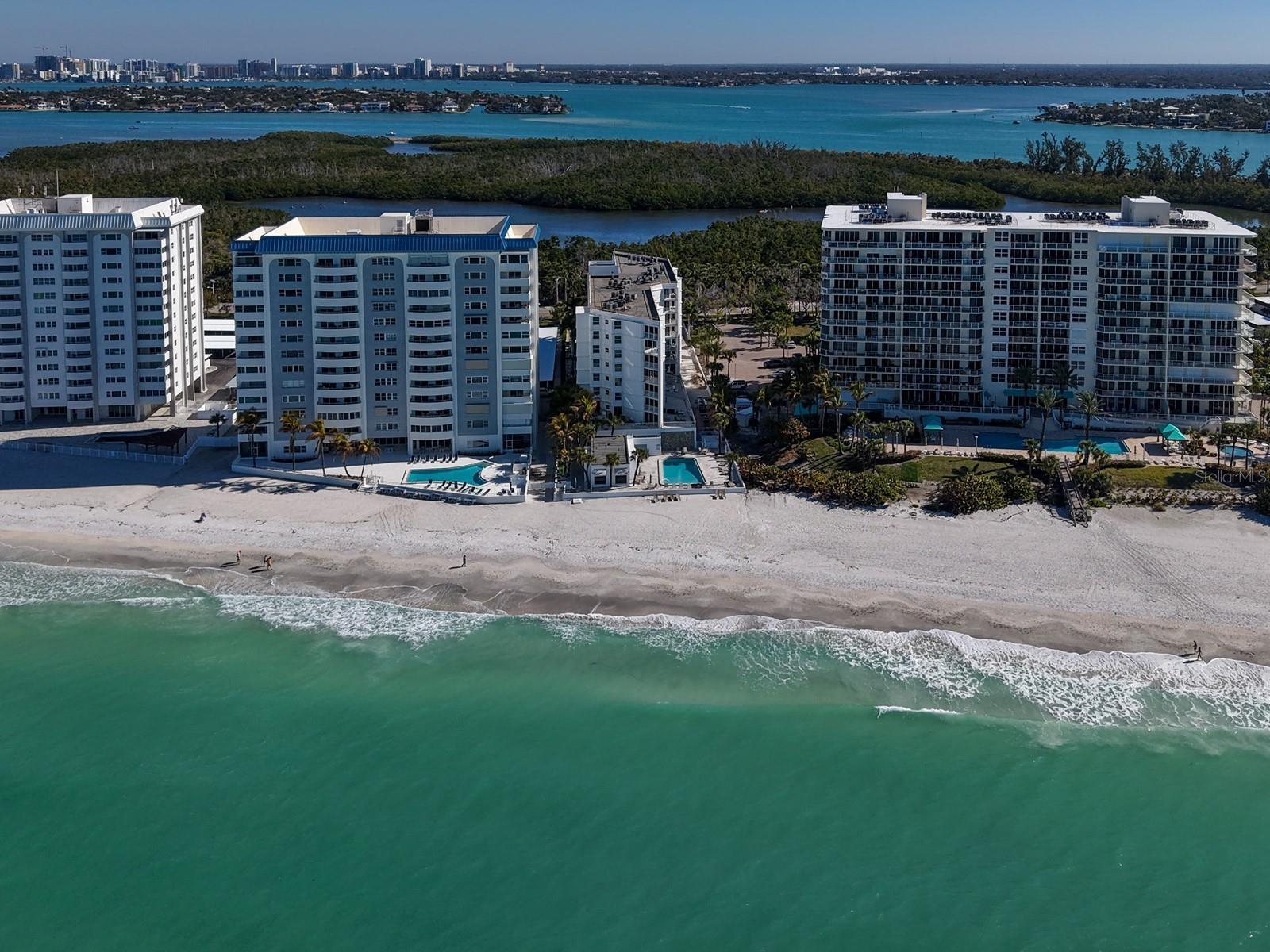LIDO HARBOUR TOWERS - Residential