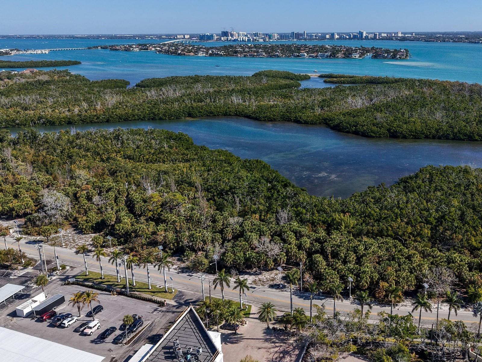 LIDO HARBOUR TOWERS - Residential